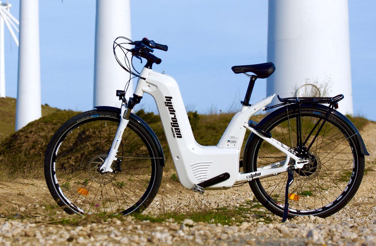 Fleet of fuel cell Alpha bikes will be at G7 World Summit this weekend, to provide sustainable transport for journalists. – Photo AMS Composite Cylinders
