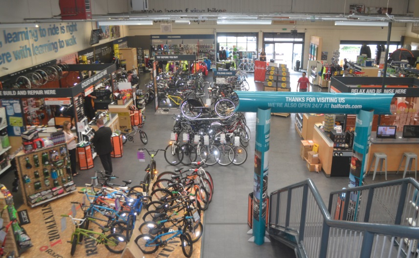 Halfords看見了兩個明顯的銷售趨勢，網路銷售及服務相關的收入都有在成長。照片來源／Richard Peace