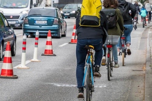 Many German cities have laid-out a temporary cycling infrastructure, like in Hamburg which will push sales. – Photo Bike Europe 