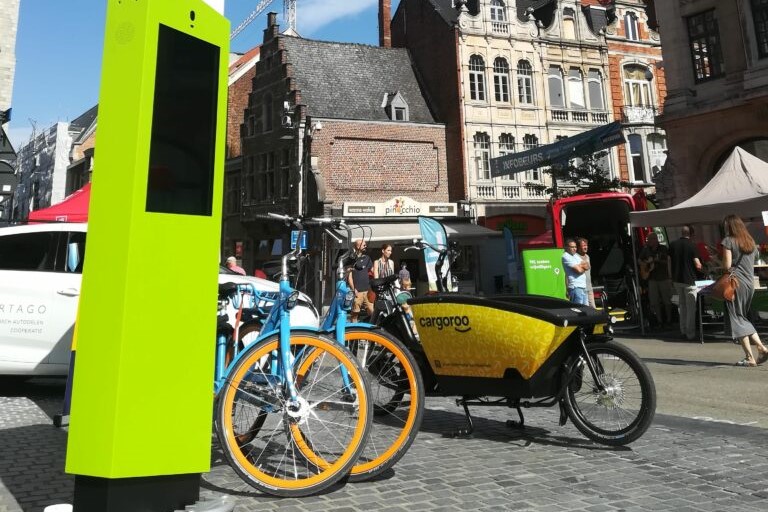 The EU-funded eHubs project aims to significantly reduce CO2emissions in cities and create a growing market for commercial shared e-mobility providers. - Photo Interreg North-West Europe 