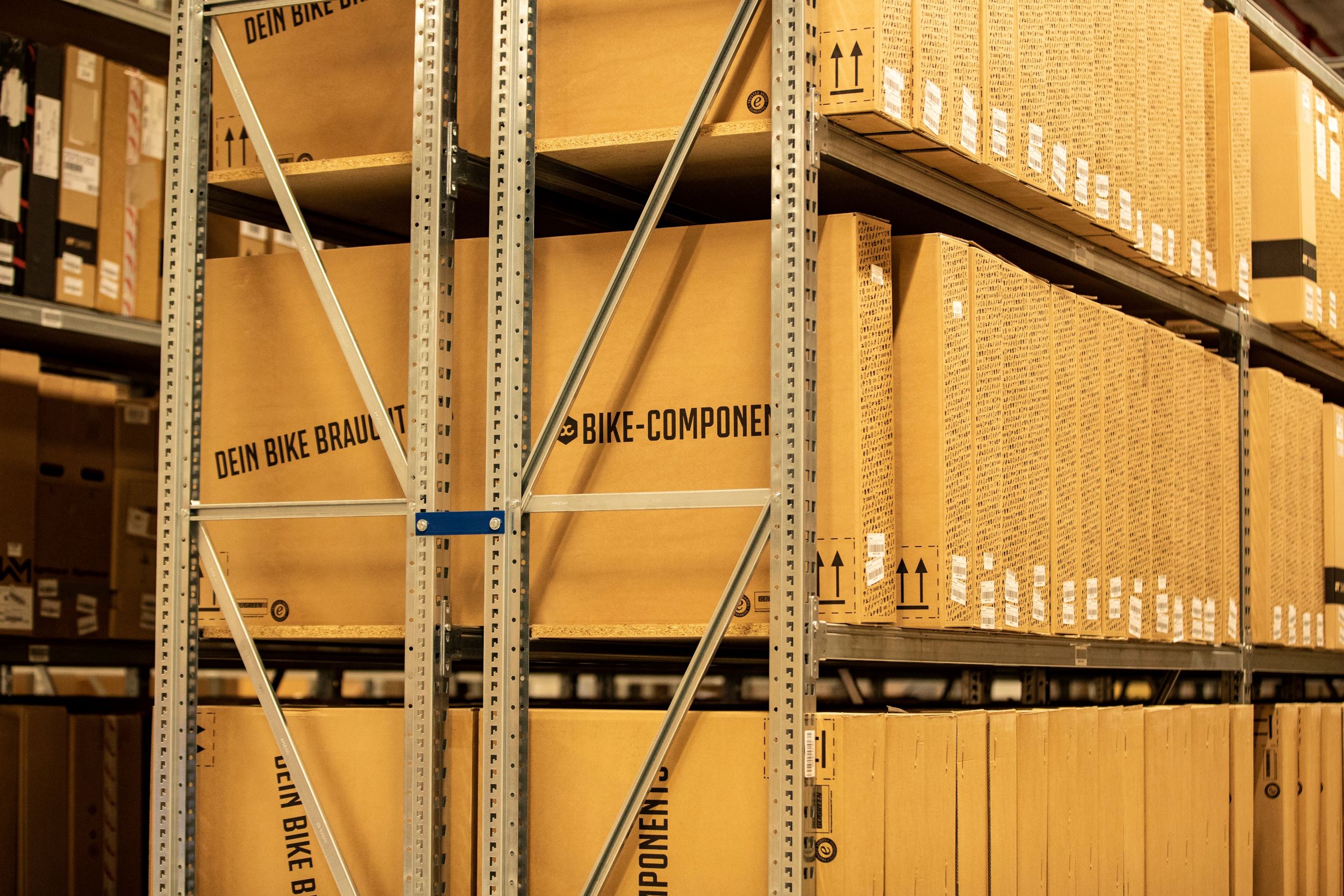 PMH已入股網路自行車商Bike-Components，其配備先進物流中心，分銷約7萬輛自行車。照片來源／BC/Bike-Components