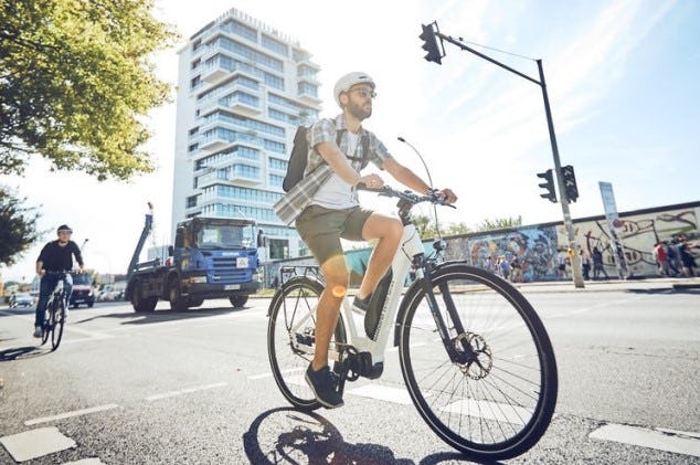 The new sportive setting from Shimano further supports urban e-bike riding. - Photo Shimano 