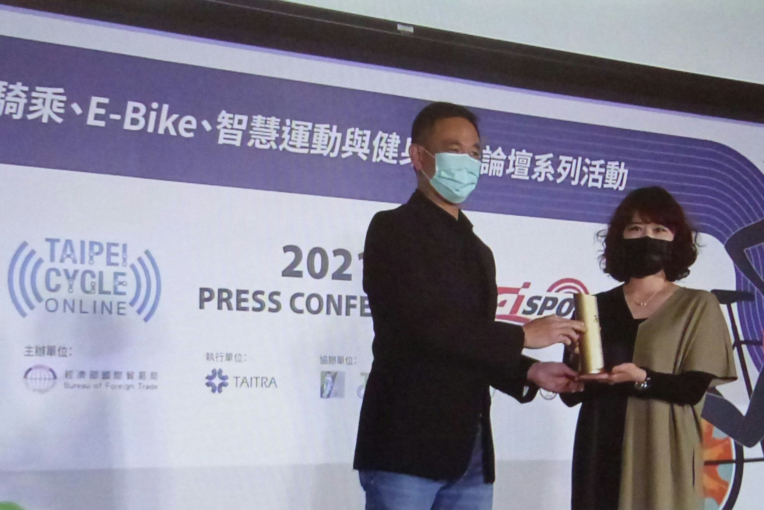 The Giant Group received two Gold Awards at the Taipei Cycle d&i awards ceremony. – Photo Bike Europe