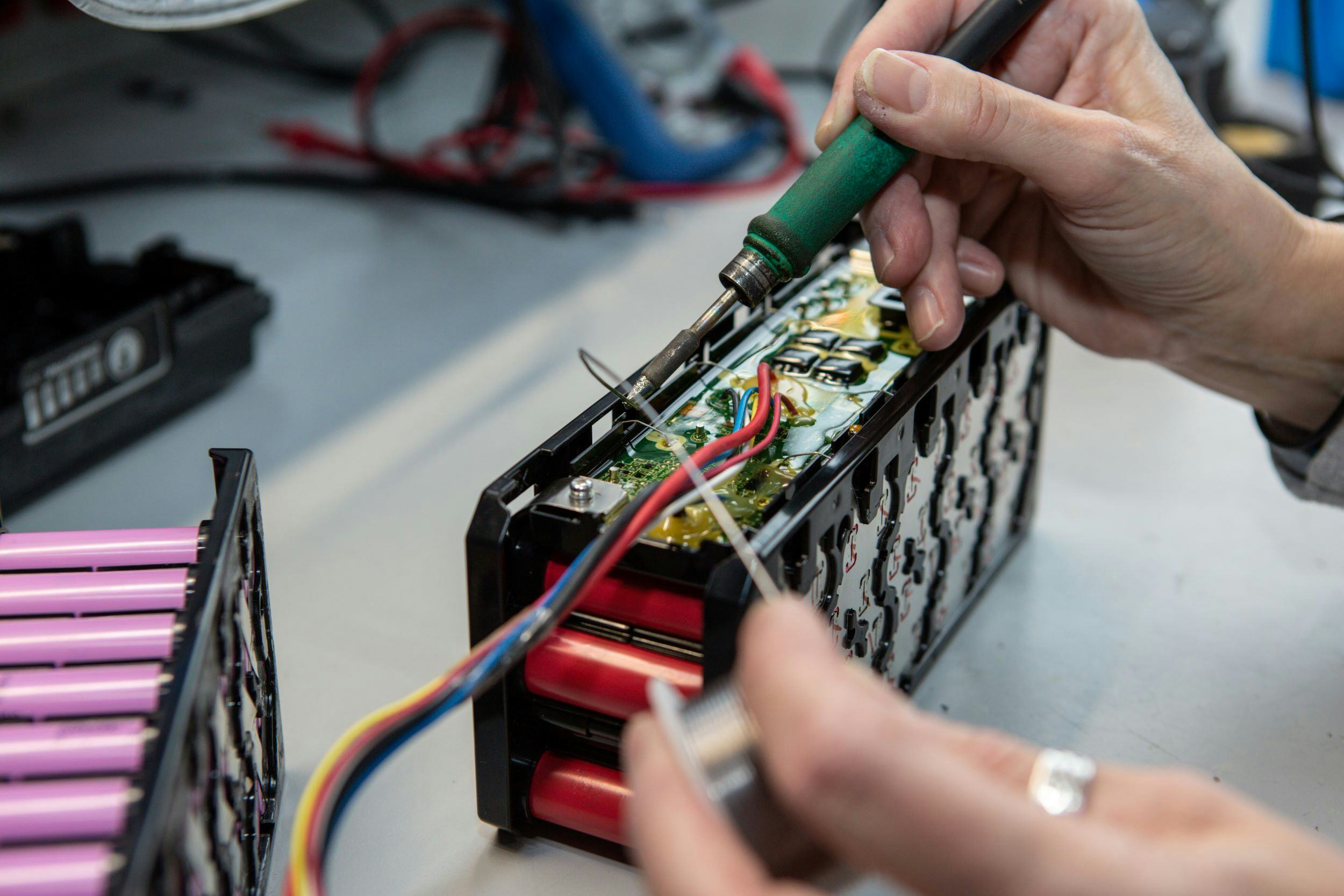 When you get a battery refurbished it is important that you know that this is being carried out to high quality standards. - Photos Peter Roek