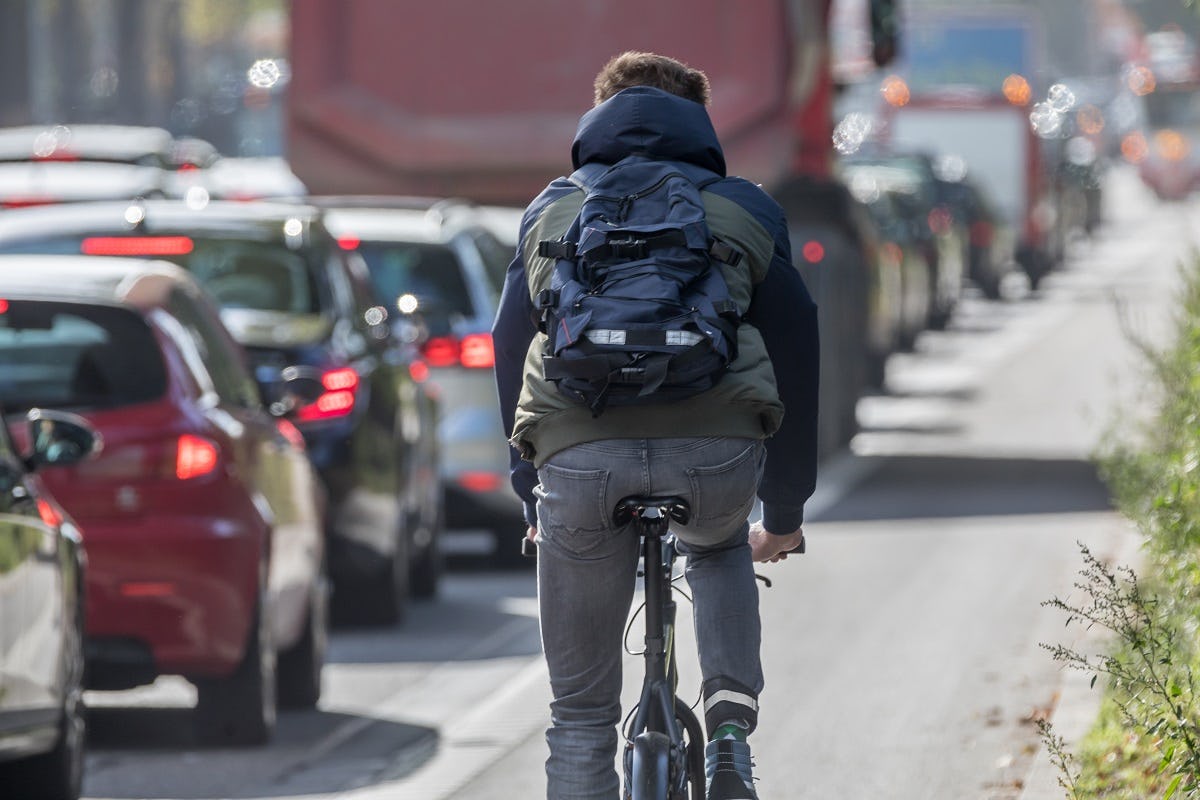 Europewide commuting still takes play by car, at least for the majority. – Photo Shutterstock