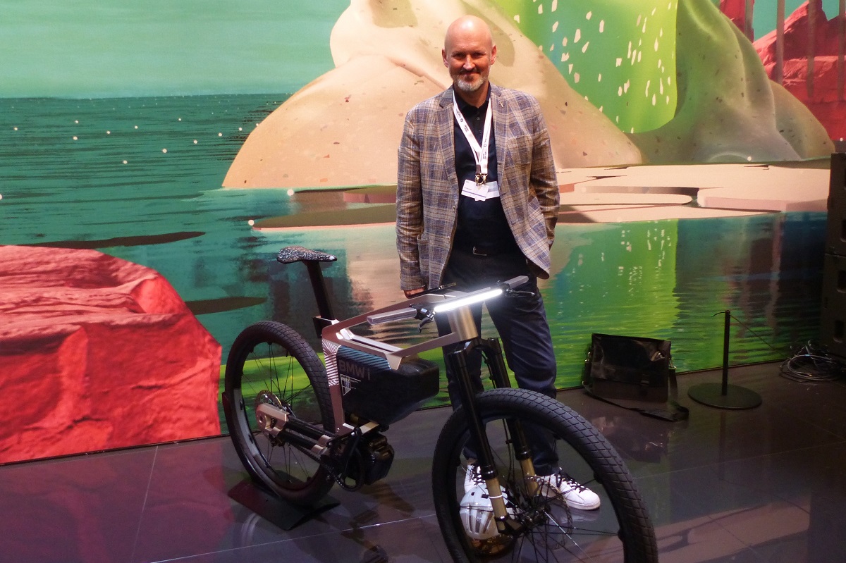 BMW Group設計概念副總Werner Haumayr：「在未來，像是汽車、自行車和摩托車這樣的分類法不應決定我們發想設計產品的本質。」照片來源／Bike Europe