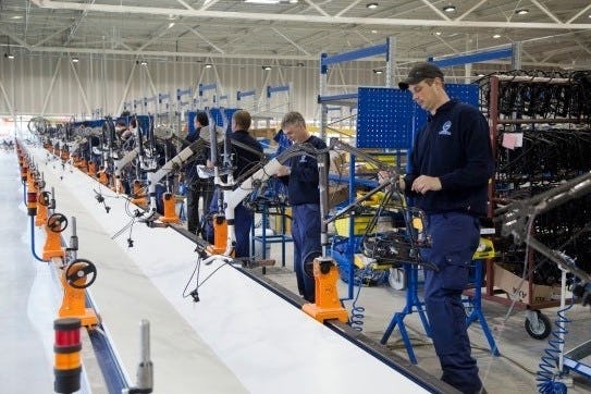 The Gazelle factory in the Netherlands, part of Pon Bike Group, is mainly assembling e-bikes. - Photo Gazelle