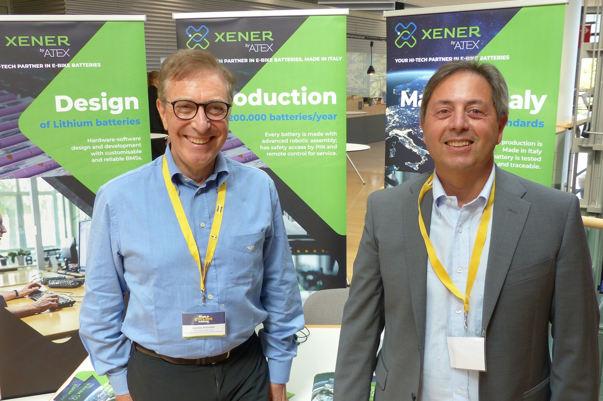Atex Indsutries執行長（圖右）Marco Seddio和國際策略發展部的Renzo Ruggieri說明：「市場研究讓我們決定專注在都會電動自行車的產品發展和生產上。」照片來源／Bike Europe