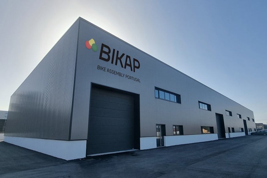 The new plant is fully powered by renewable electricity and has its own solar plant. – Photos Bikap