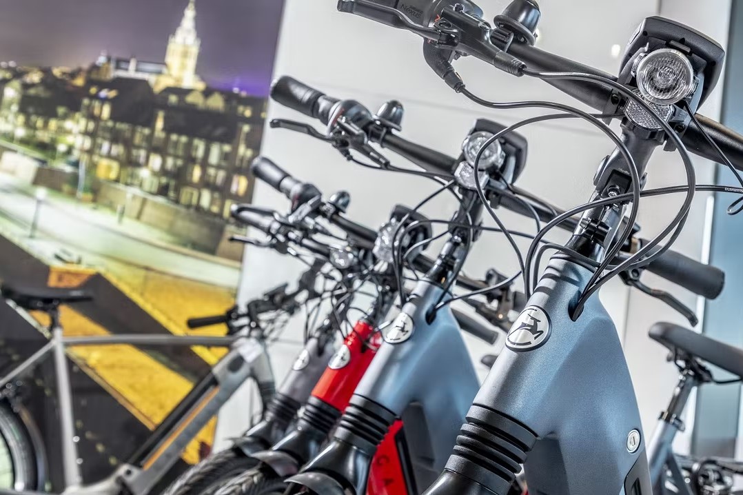 荷蘭的電動自行車在國內市佔已達52%。照片來源／Tweewieler