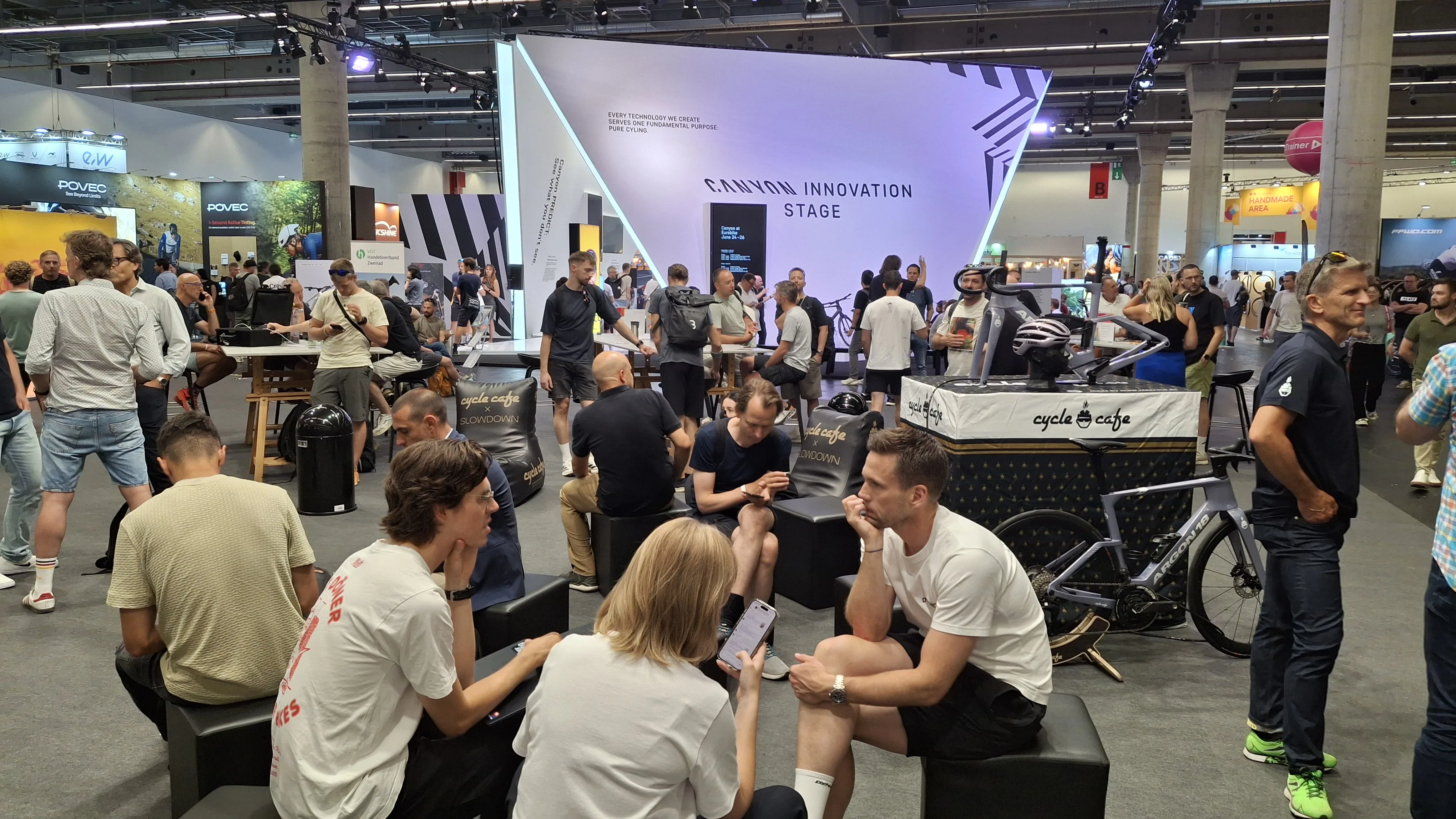 Eurobike 2026 became the show of spontaneous meetings, often in the aisles. For many companies, not exhibiting didn’t mean not using Eurobike as a meeting place and trading platform. - Photos Bike Europe
