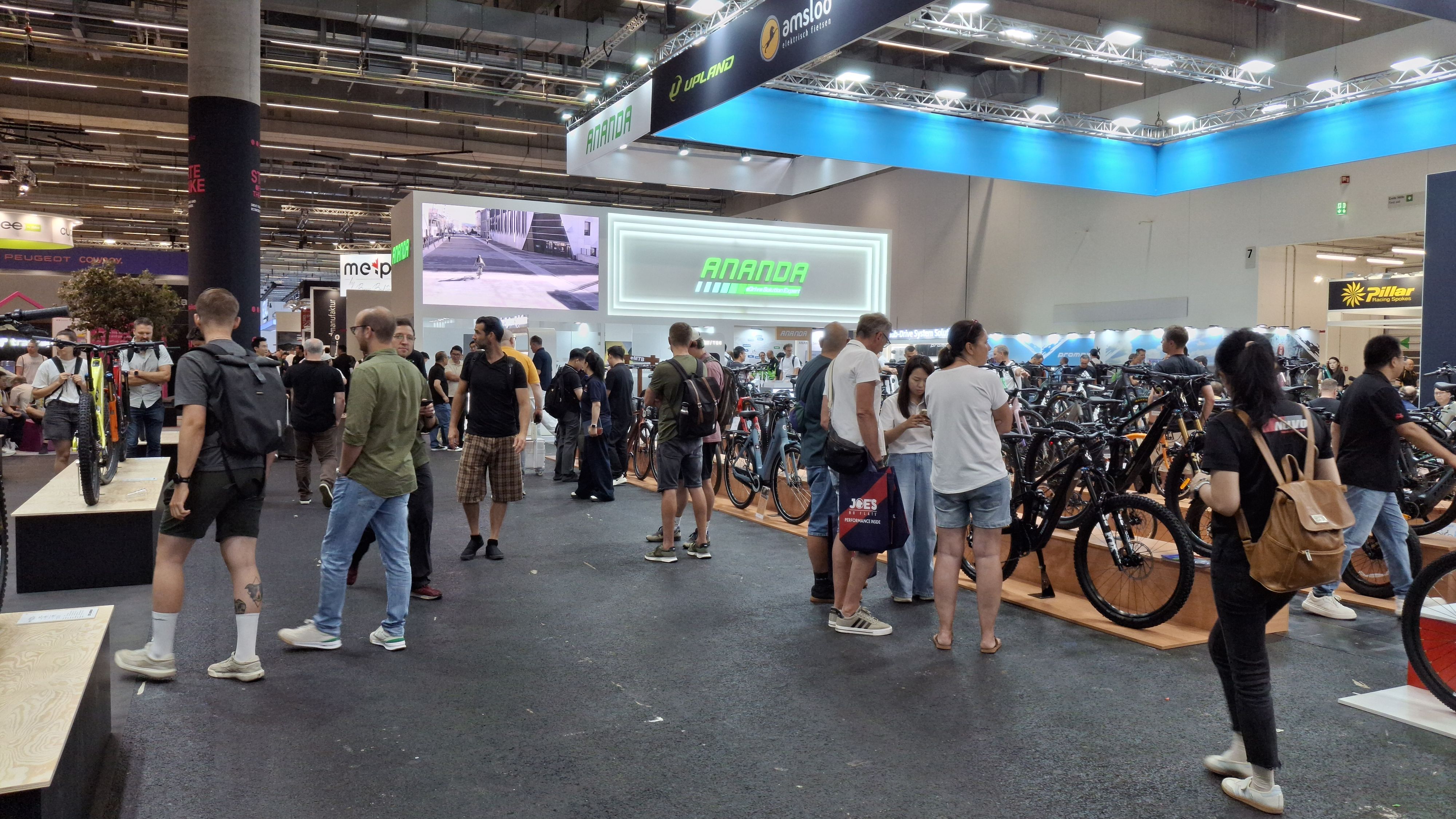 The halls filled rather quickly on the first day of Eurobike 2026. – Photo Bike Europe
