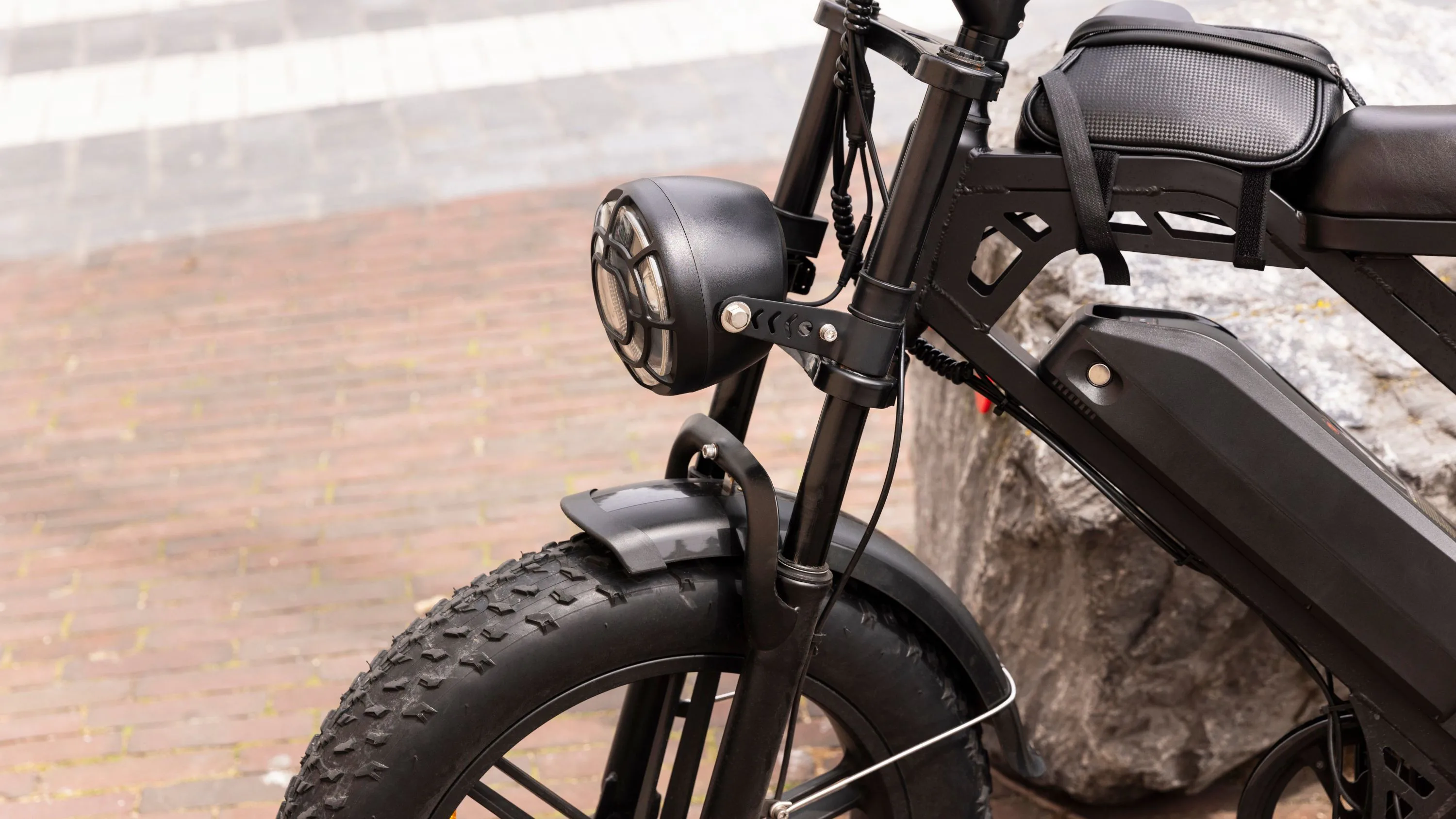 Fatbikes bought via online platforms are a major source of non-compliant e-bikes in Europe; up to 94% in France. – Photo Shutterstock