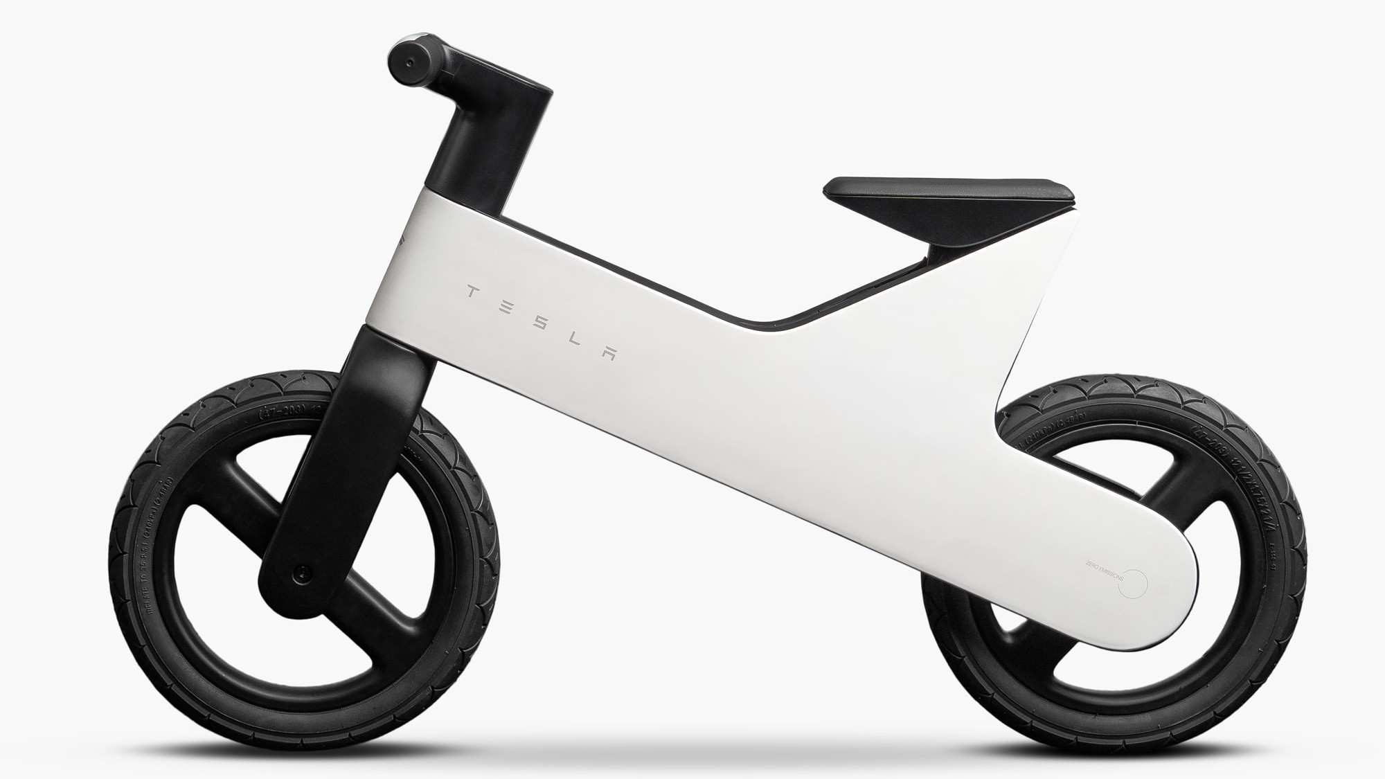 Tesla quietly released the balance bike on its US online shopping platform on 16 July, with the pre-orders reported to have sold out with in hours. The status in the webshop is now ‘Out of Stock‘. - Photo Tesla
