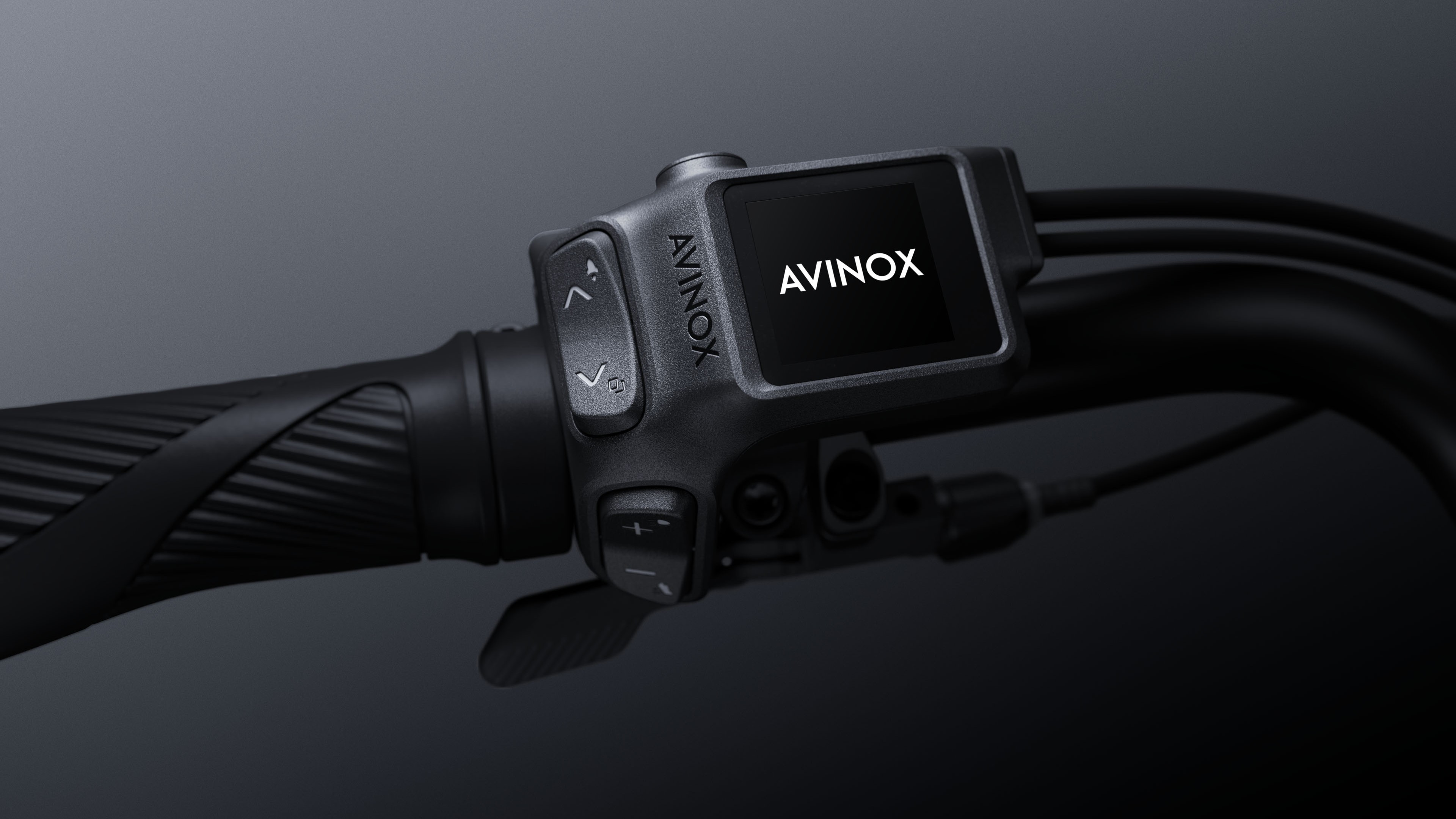 The DP200 offers five buttons in total: two riding assist mode adjustment buttons, two gear shift buttons, and one power button right next to a rider’s grip on the handlebar. – Photo Avinox 
