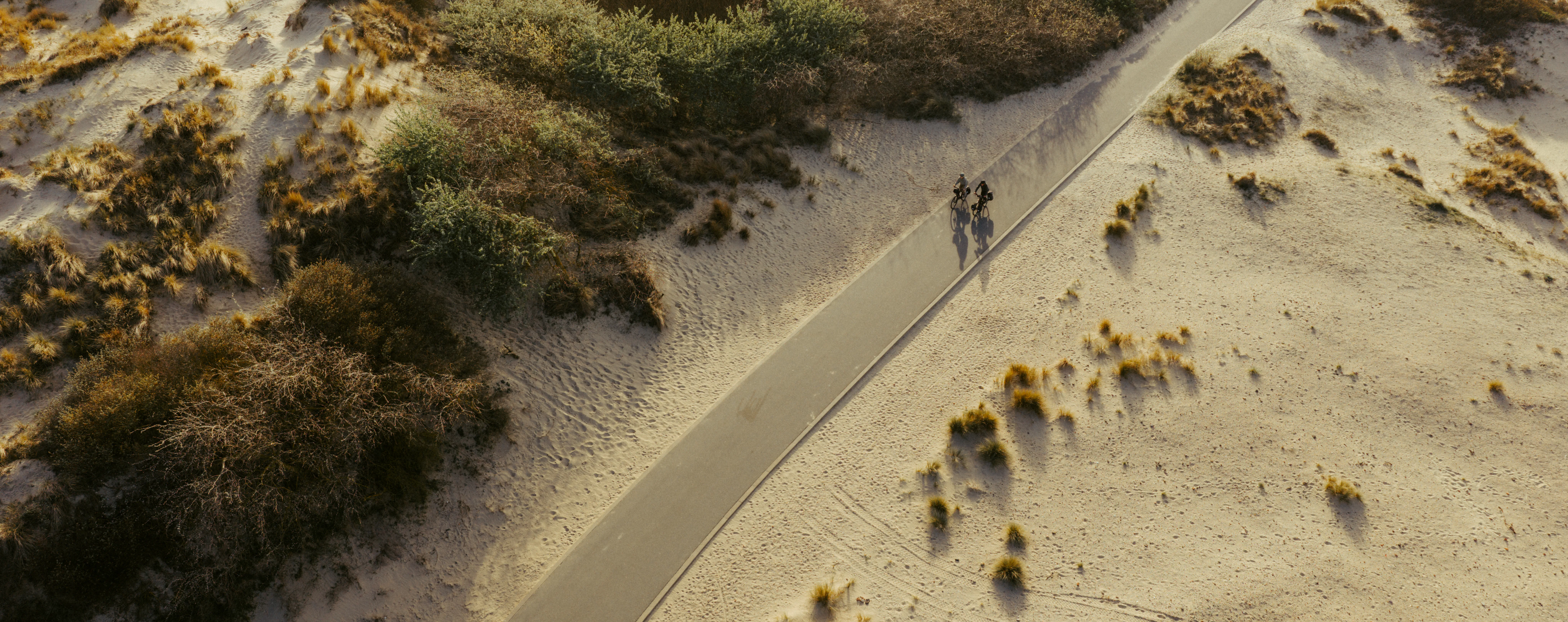 From tarmac to open trails: Schwalbe’s realigned Tour portfolio delivers reliable performance beyond city limits.